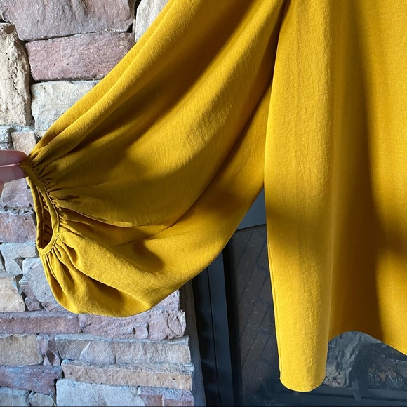 ☀️🌻 Mustard Blouse 🌻☀️ - Picture 3 of 5